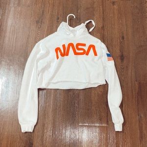 ⭐️ super cute cropped NASA sweatshirt ⭐️ <3